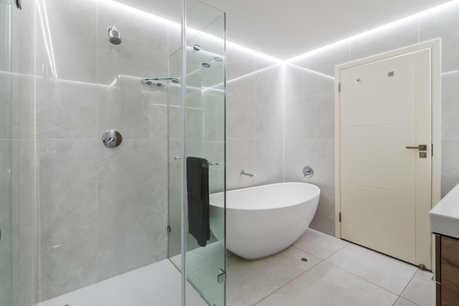 To Let 4 Bedroom Property for Rent in Sea Point Western Cape